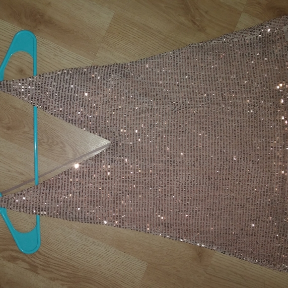 Express Sequin Top with a knotted back - Picture 2 of 6
